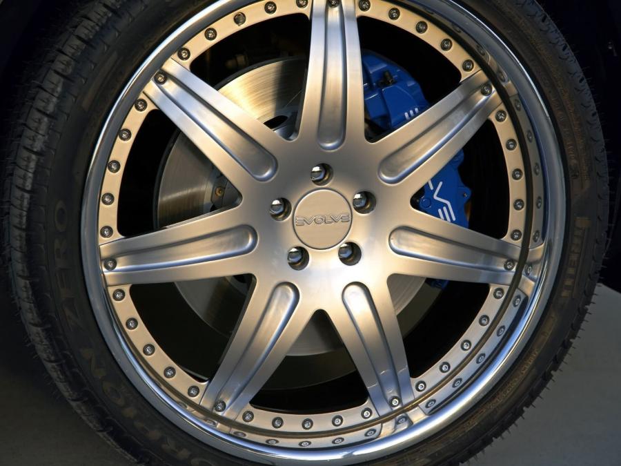  Volvo XC90 V8 Evolve Concept 2006 года  (фото 4 из 19)